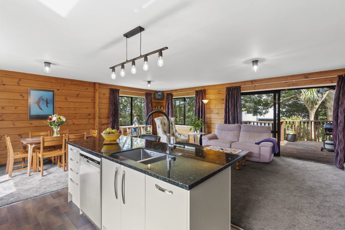 18A Ridge Road, Howick, Auckland - Carousel 2