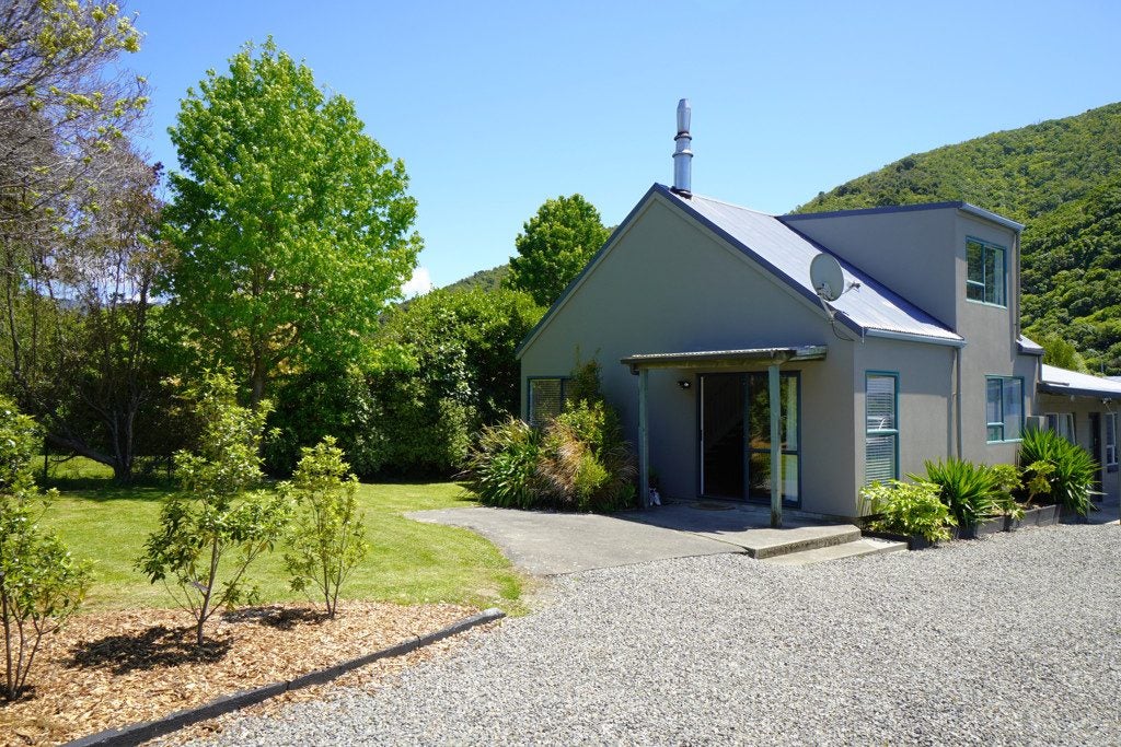 44 Beach Road, Waikawa, Picton - Carousel 1