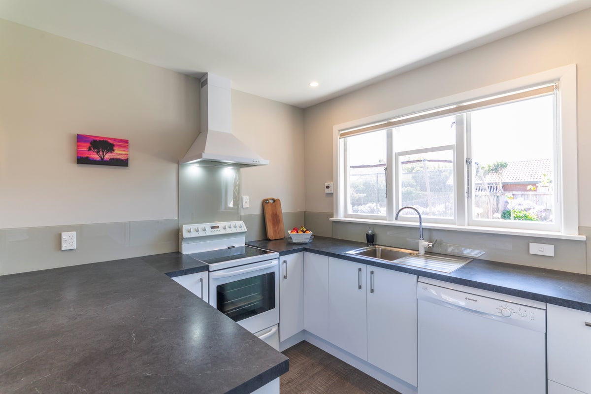 192 Main North Road, Redwood, Christchurch - Carousel 2