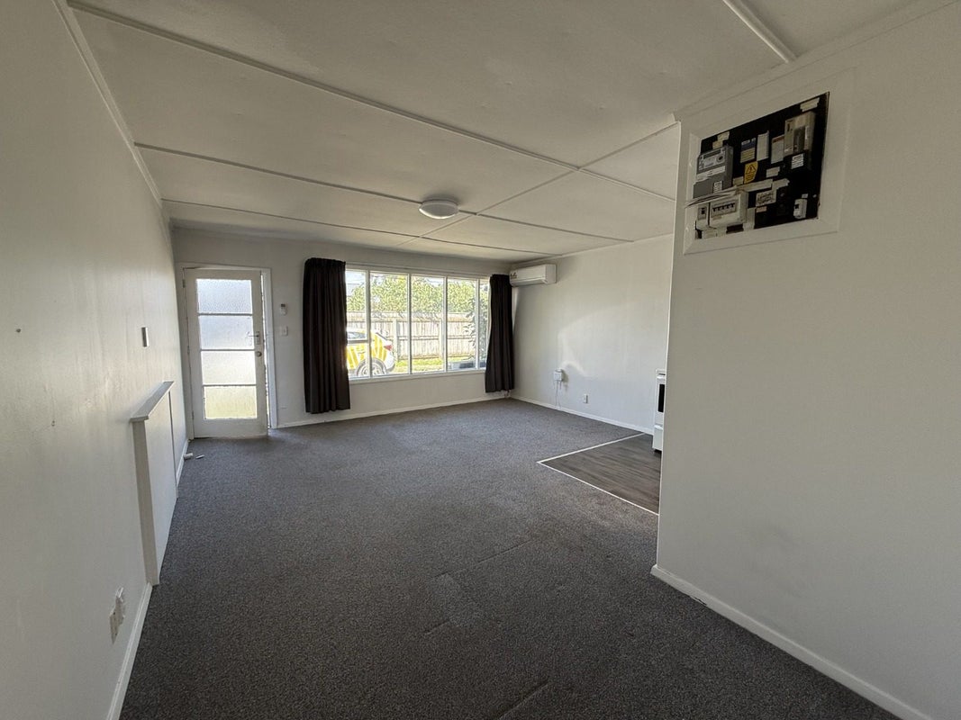 3/28 Islington Street, Trentham, Upper Hutt - Carousel 1