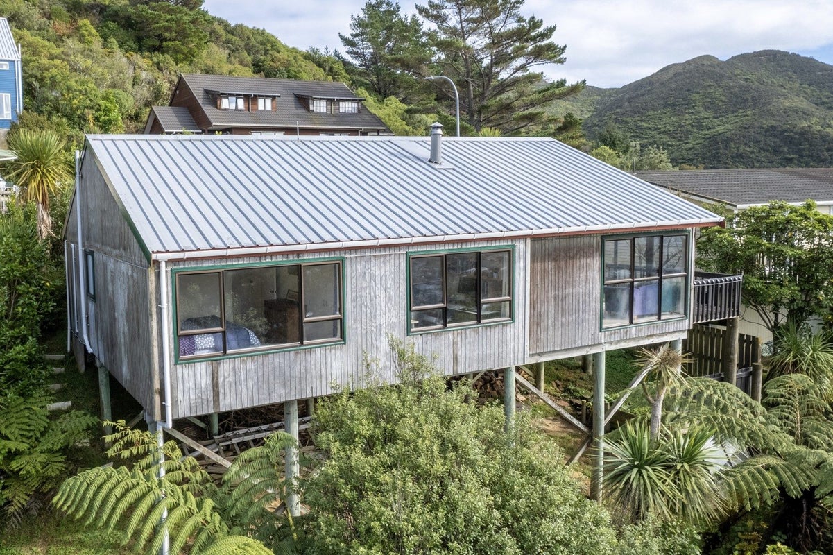109 Allington Road, Karori, Wellington - Carousel 2