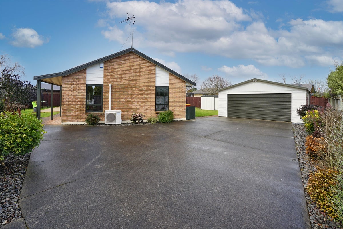 15 Plymouth Place, Fairview Downs, Hamilton - Carousel 2