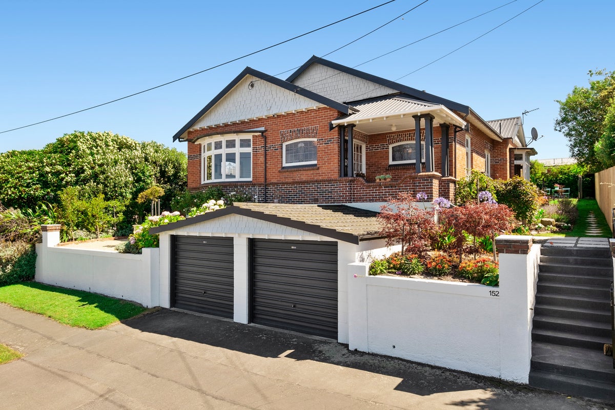 152 Glenpark Avenue, Maryhill, Dunedin - Carousel 2