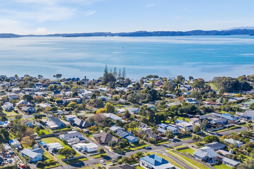 82 Third View Avenue, Beachlands, Auckland - Carousel 2