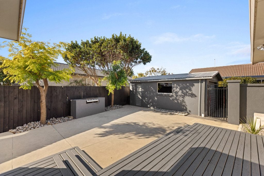 1/102A Queenspark Drive, Parklands, Christchurch - Carousel 25