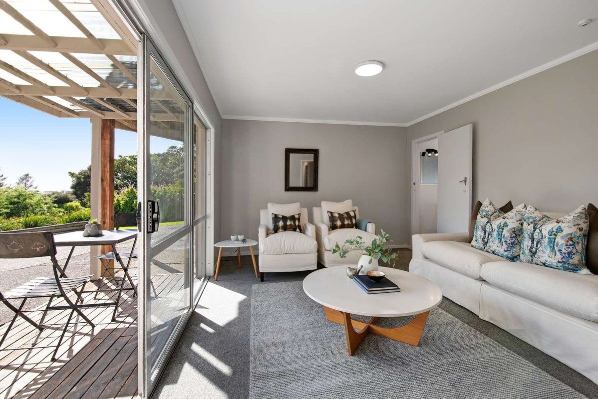753 East Coast Road, Northcross, Auckland - Carousel 2
