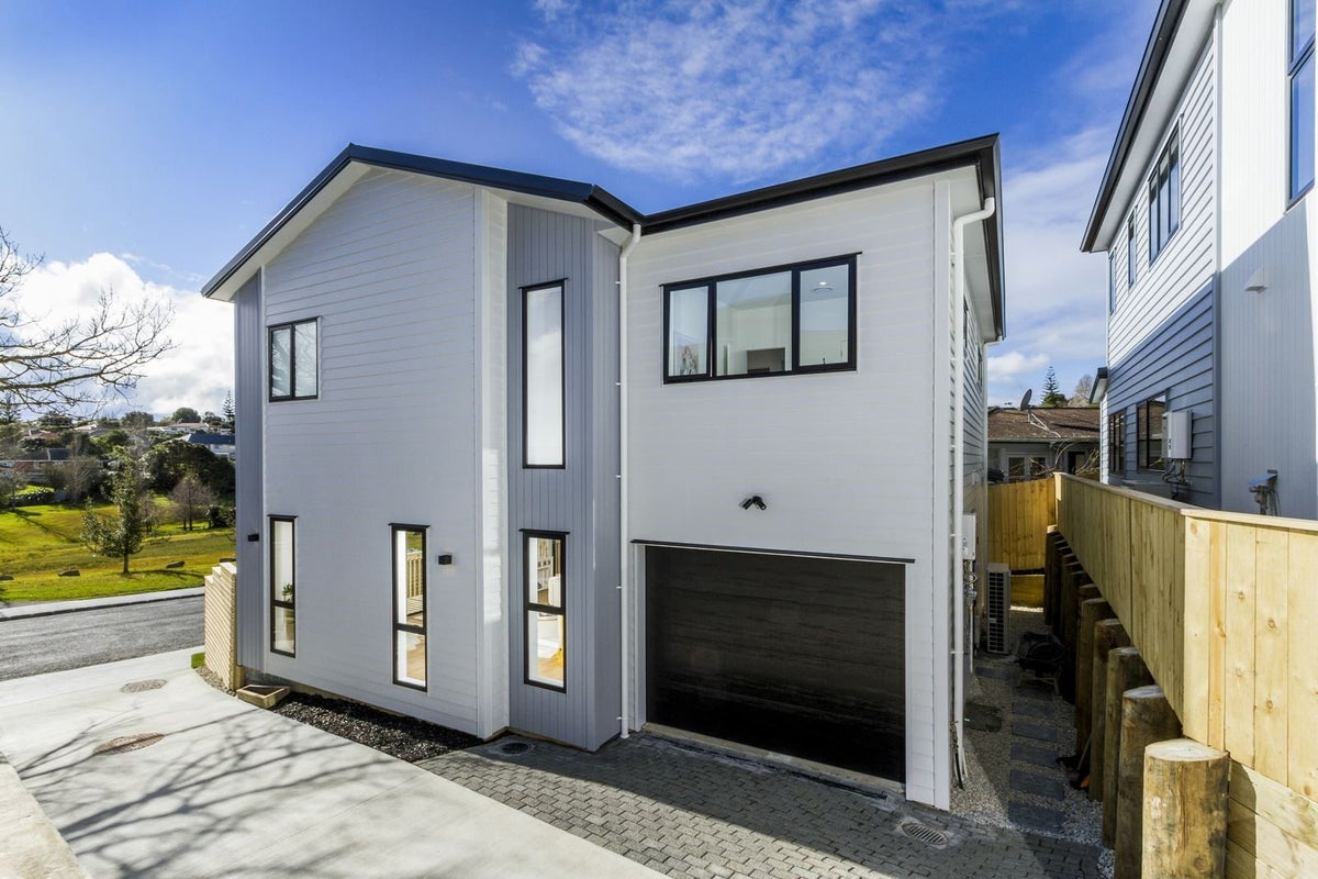 31A Linwood Avenue, Forrest Hill, Auckland - Carousel 1
