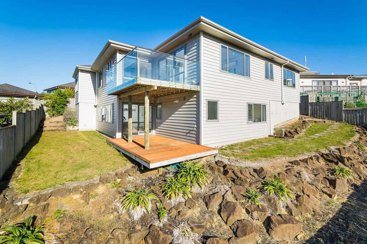41 Hornbill Drive, Fairview Heights, Auckland - Carousel 2