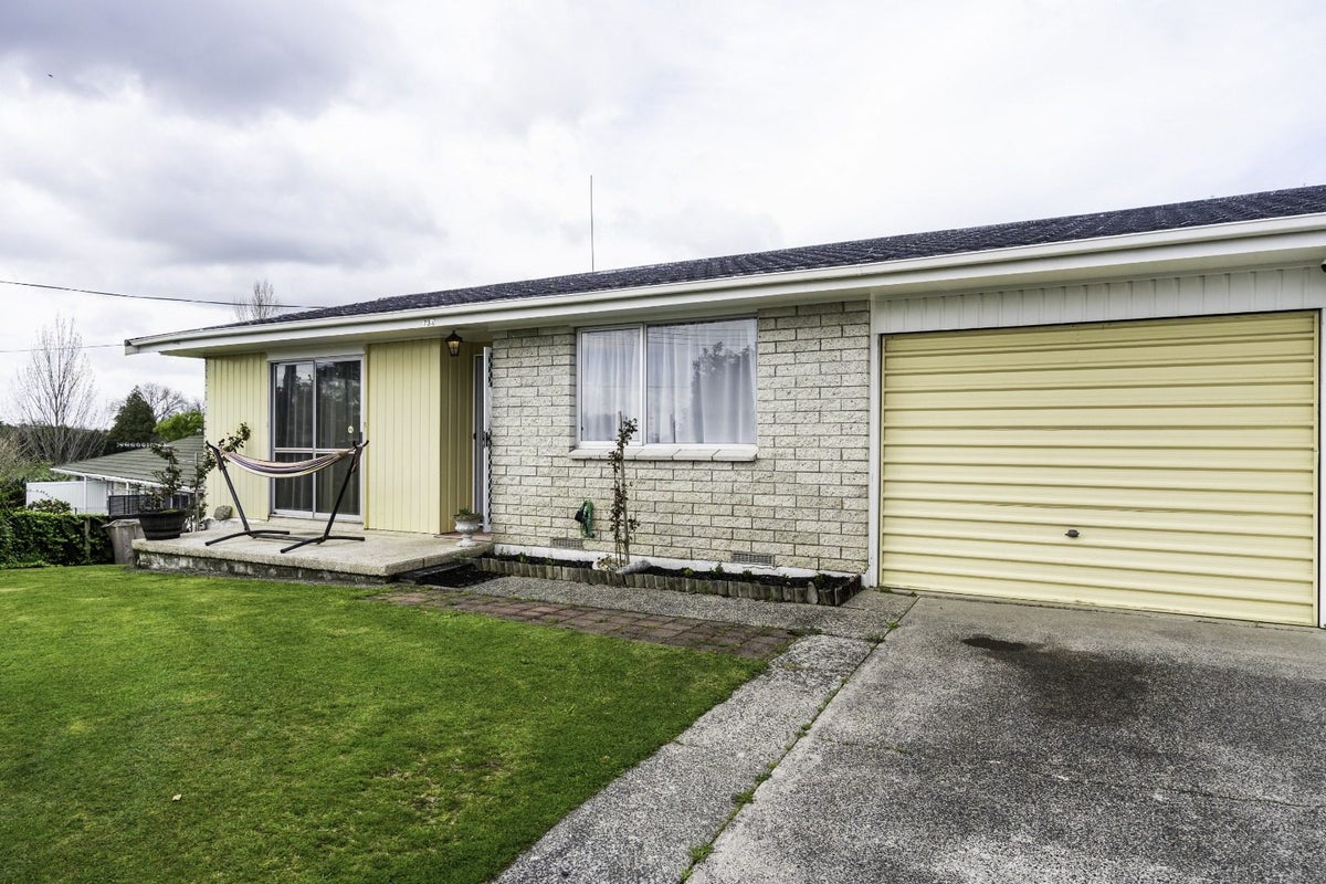 73A Tuhikaramea Road, Dinsdale, Hamilton - Carousel 10