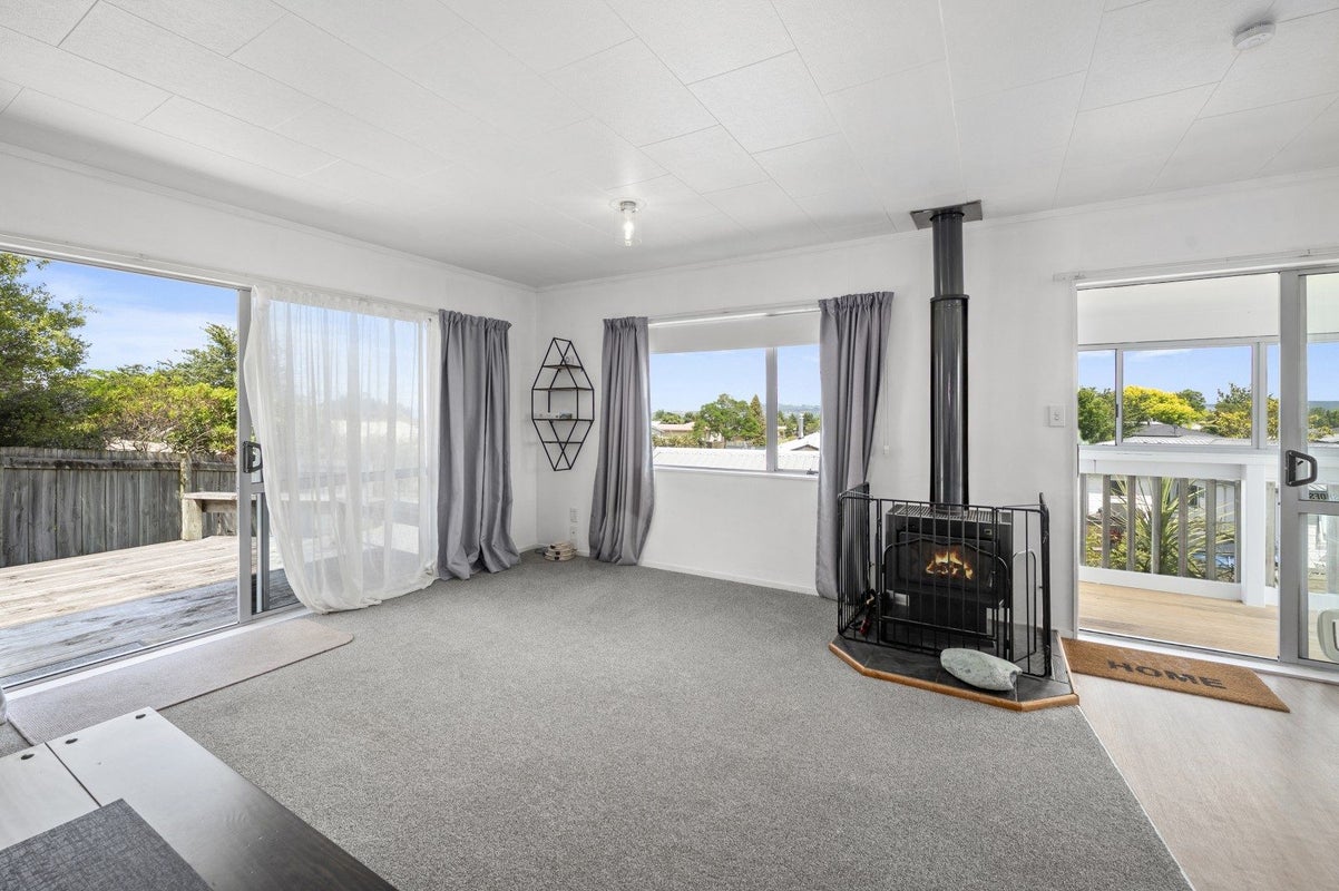 83 Arthur Crescent, Hilltop, Taupō - Carousel 2