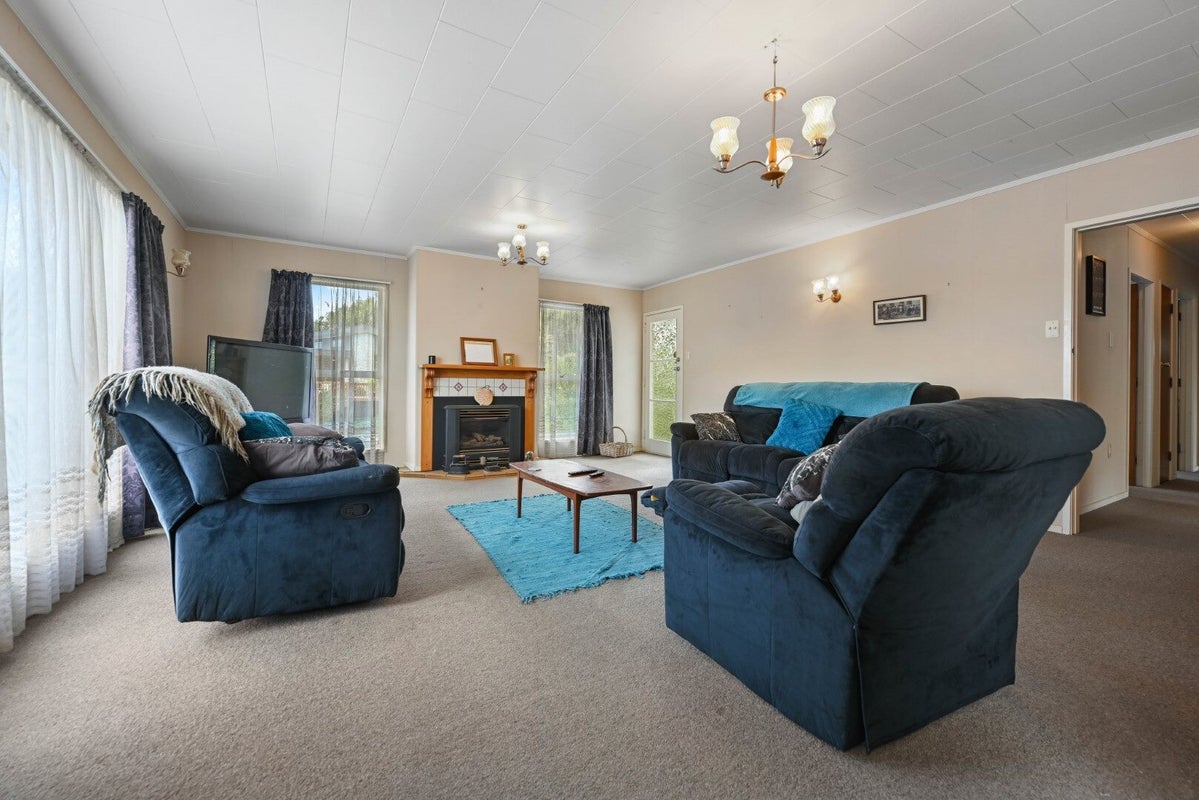 15 Ranui Street, Dinsdale, Hamilton - Carousel 2