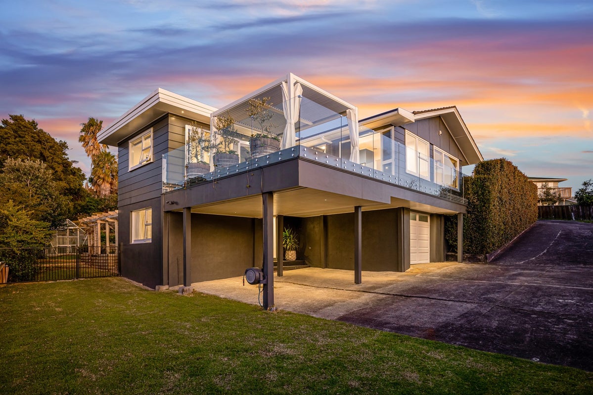 39 Trevola Street, New Windsor, Auckland - Carousel 1