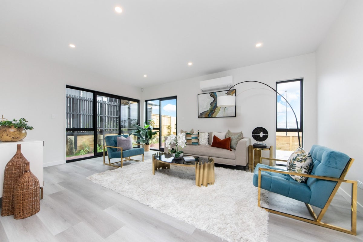 24 Puwha Street, Massey, Auckland - Carousel 1