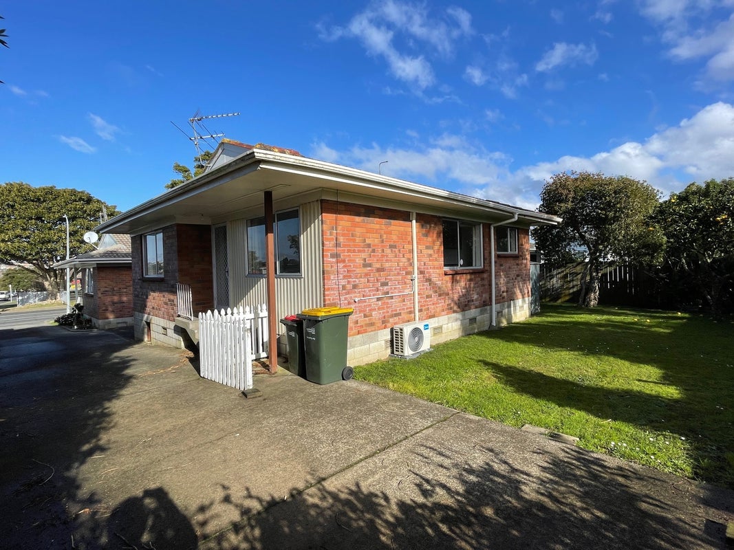3A Fortunes Road, Half Moon Bay, Auckland - Carousel 2