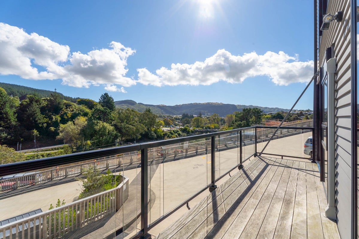 1 Ara Patukawenga, Tawa, Wellington - Carousel 12