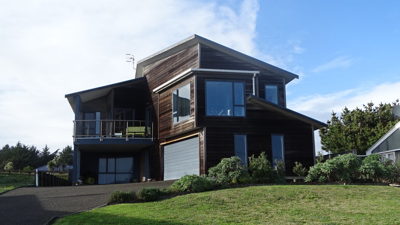88 Kahukura Avenue, Waitarere Beach, Levin - Carousel 1