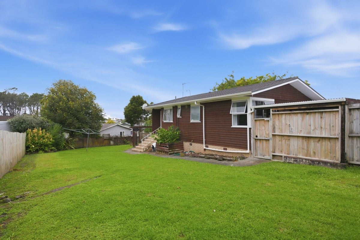 7 Temuri Place, Glendene, Waitakere City, Auckland - Carousel 2