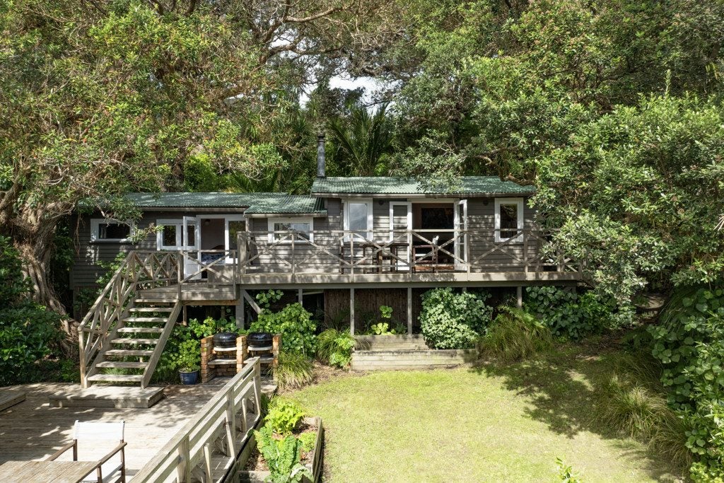 63 Seaview Road, New Lynn - Carousel 1