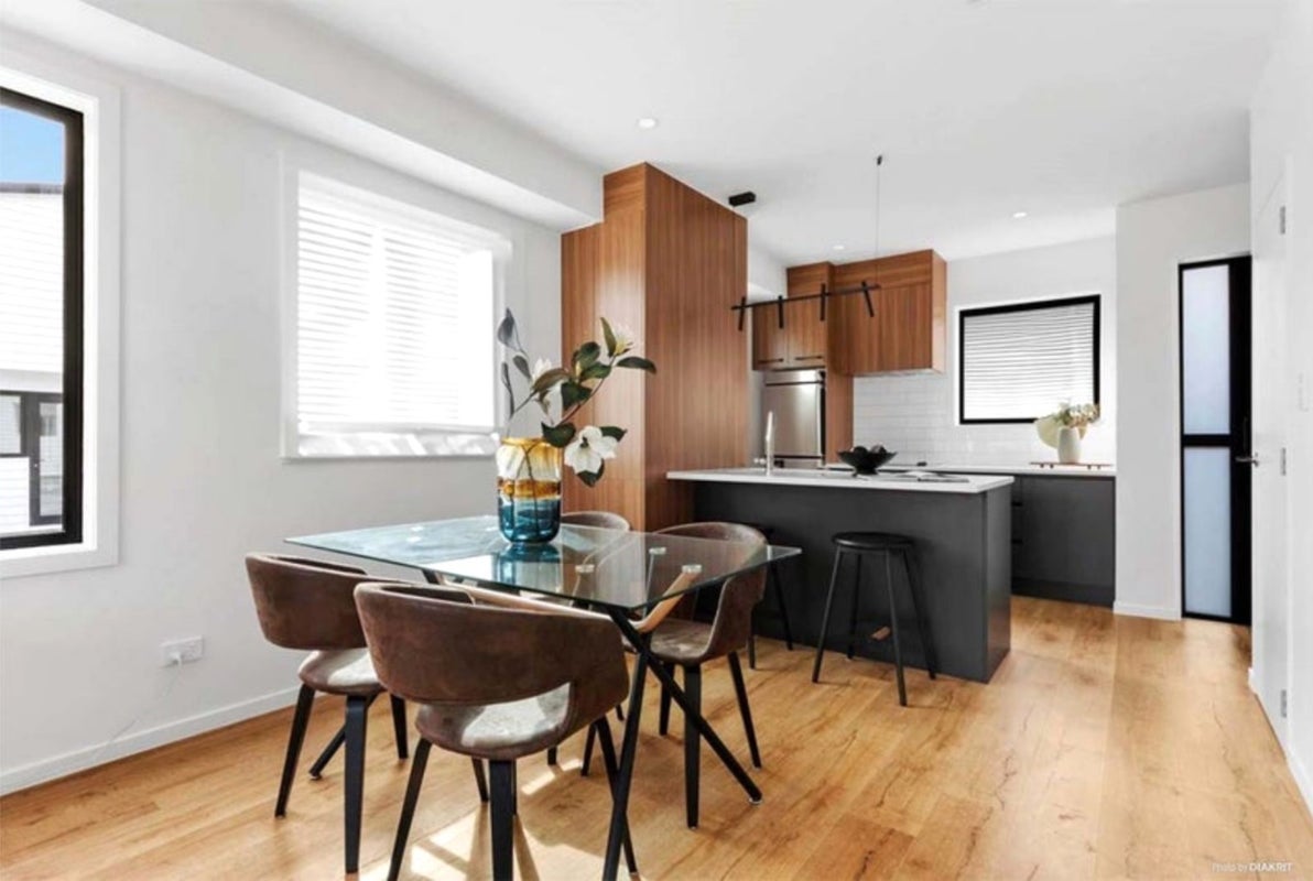 3/85 Royal View Road, Te Atatu South, Auckland - Carousel 2