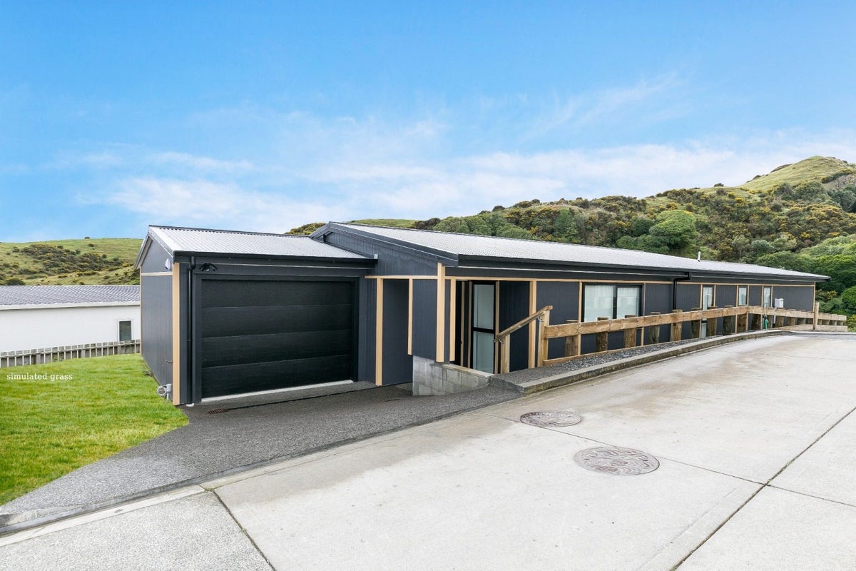 11 Red Beech Avenue, Woodridge, Wellington - Carousel 1