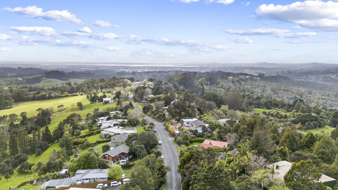 284 Forest Hill Road, Waiatarua, Auckland - Carousel 2