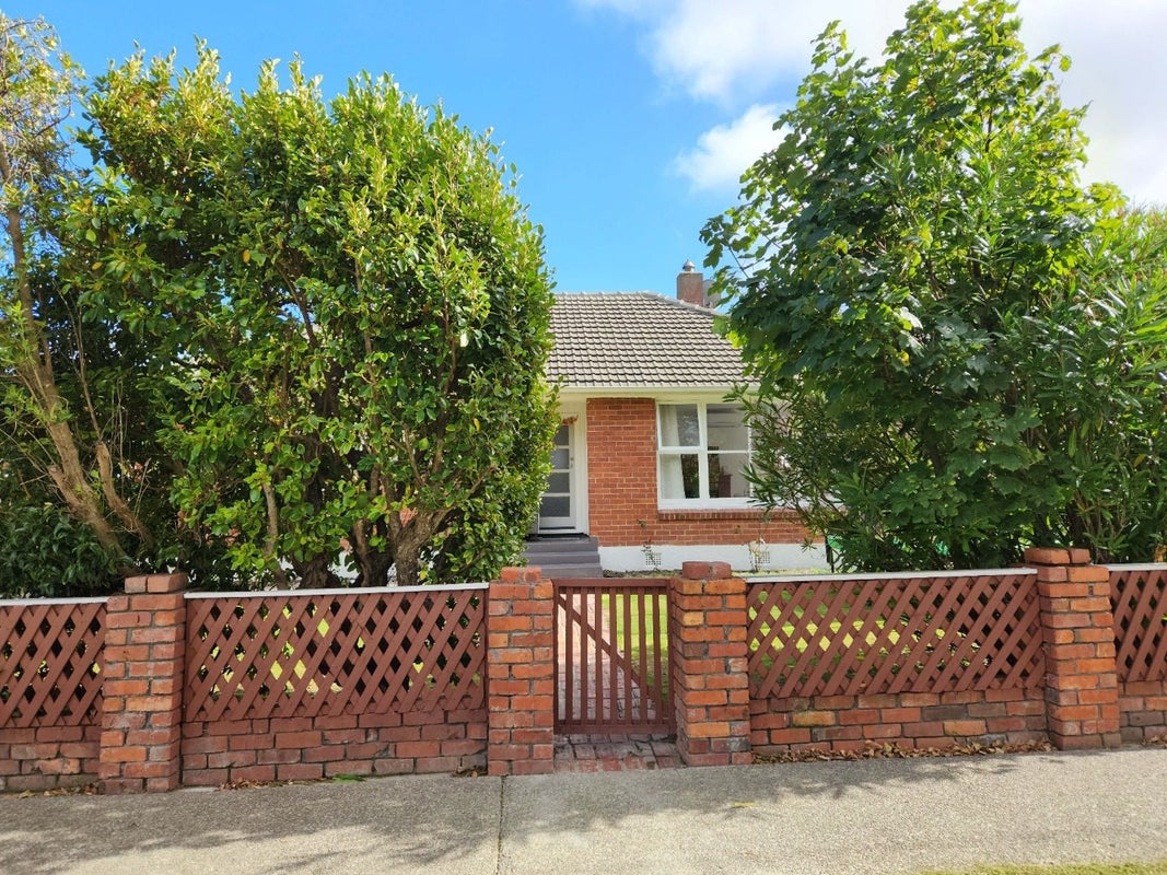 199 Riverside Drive, Waterloo, Lower Hutt - Carousel 1