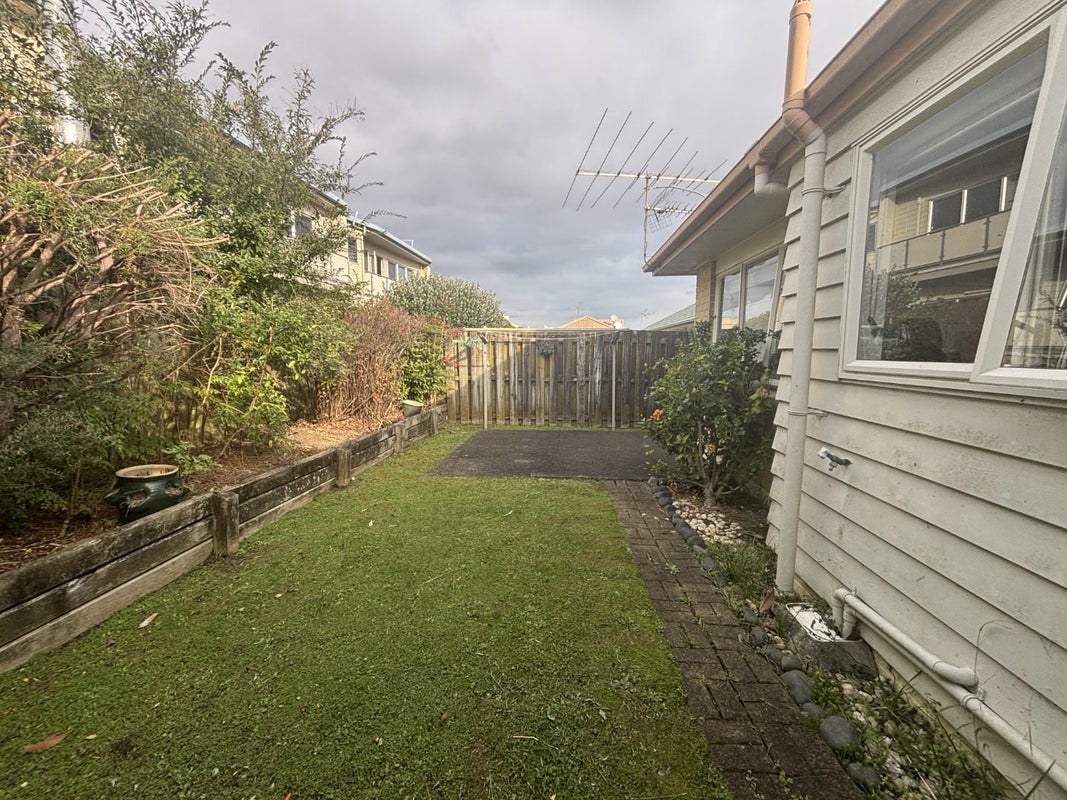 86 Bob Charles Dr, Golflands, Manukau - Carousel 10
