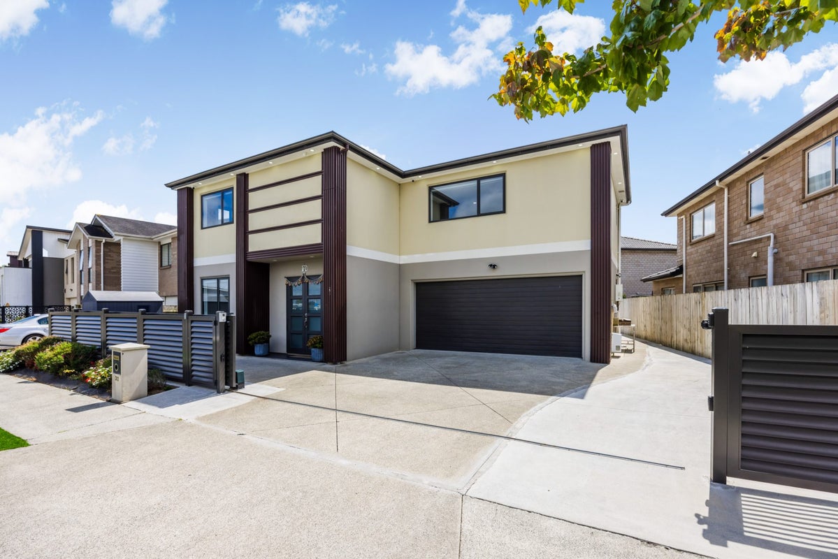 32 Helianthus Avenue, Flat Bush, Auckland - Carousel 1