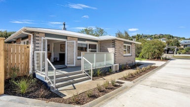 18 Cawthron Crescent, Annesbrook, Nelson - Carousel 1