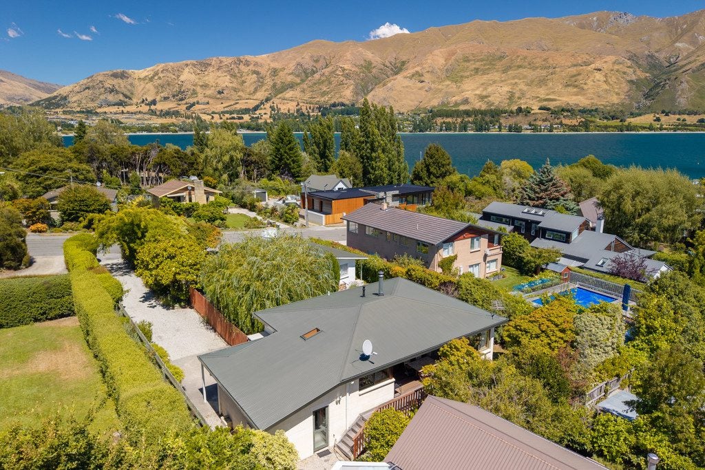 5 Mackay Street, Wanaka - Carousel 2