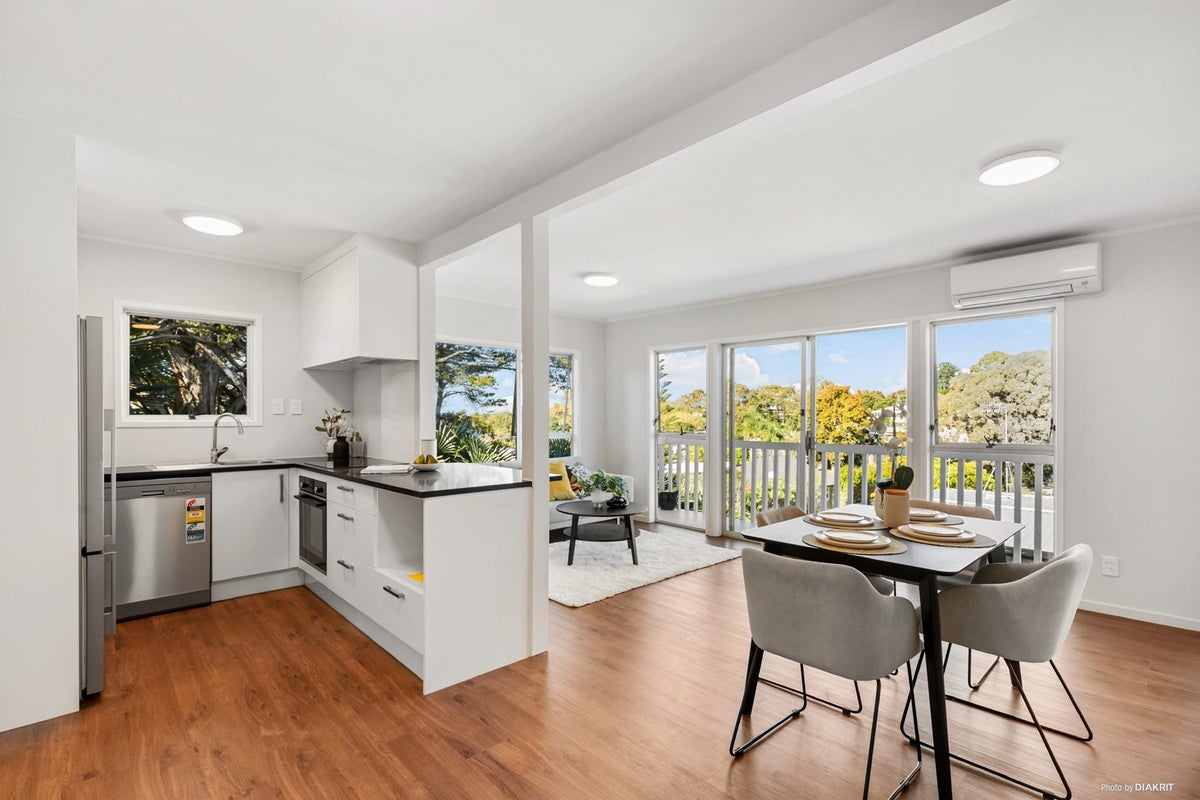 6/25 Orion Place, Hillcrest, Auckland - Carousel 1