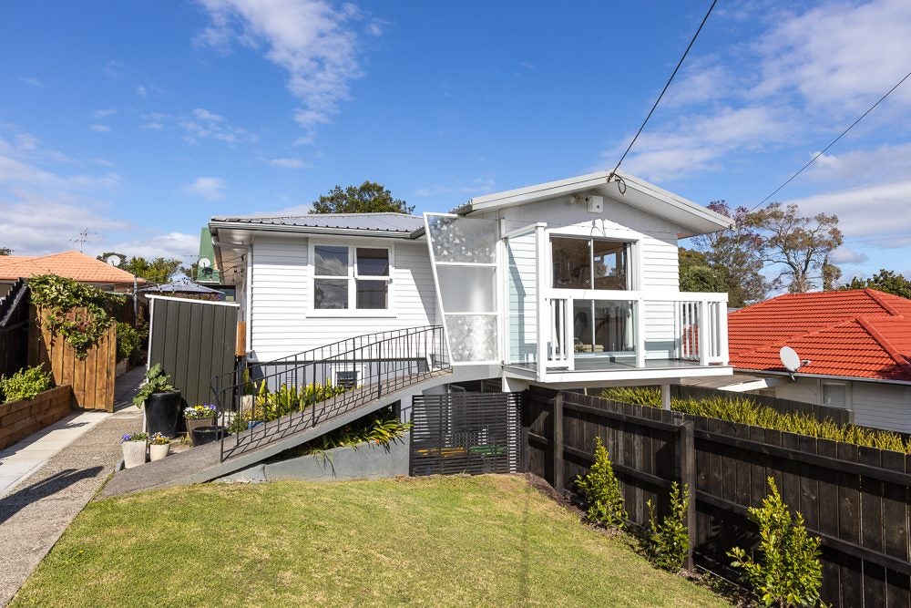 58 Vodanovich Road, Te Atatu South, Auckland - Carousel 2