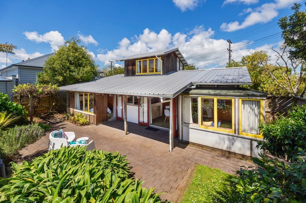 63A King Edward Street, Sandringham, Auckland - Carousel 1
