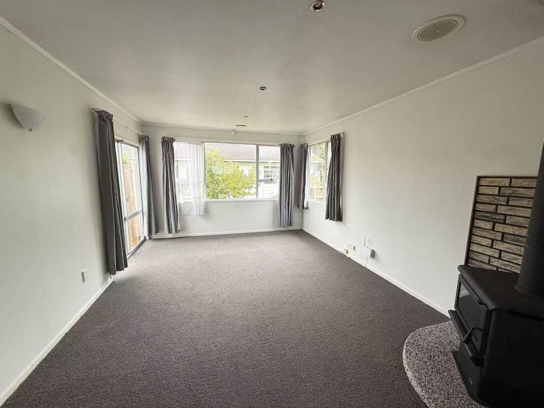 10 Athenic Avenue, Lynfield, Auckland - Carousel 2