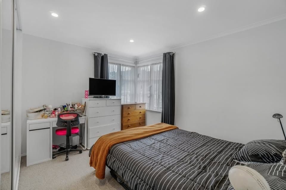 3 Charleston Avenue, Boulcott, Lower Hutt - Carousel 2