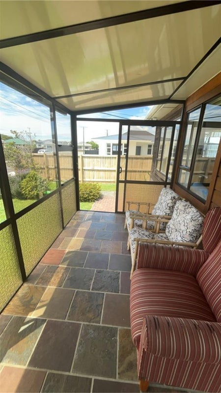 1 Robbins Crescent, Hawera - Carousel 2