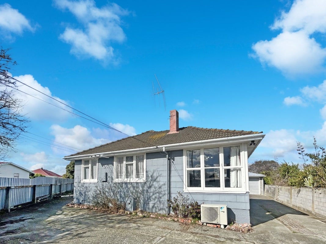 14 Belfast Place, Roslyn, Palmerston North - Carousel 1