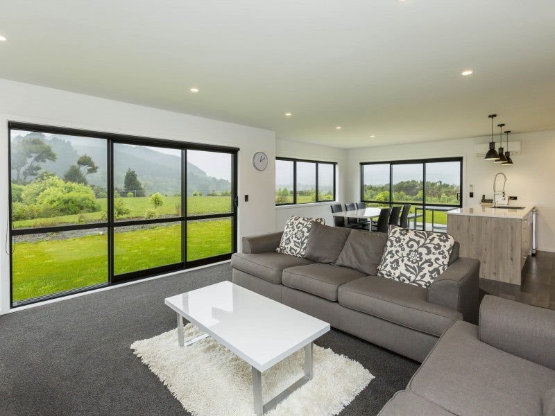 98 Riverstone Drive, Riverstone Terraces, Upper Hutt - Carousel 1