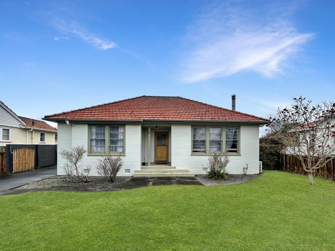 110 Savage Crescent, West End, Palmerston North - Carousel 1