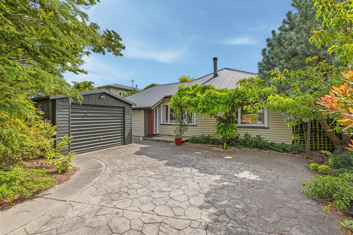 31 Taupata Street, Redcliffs, Christchurch - Carousel 1