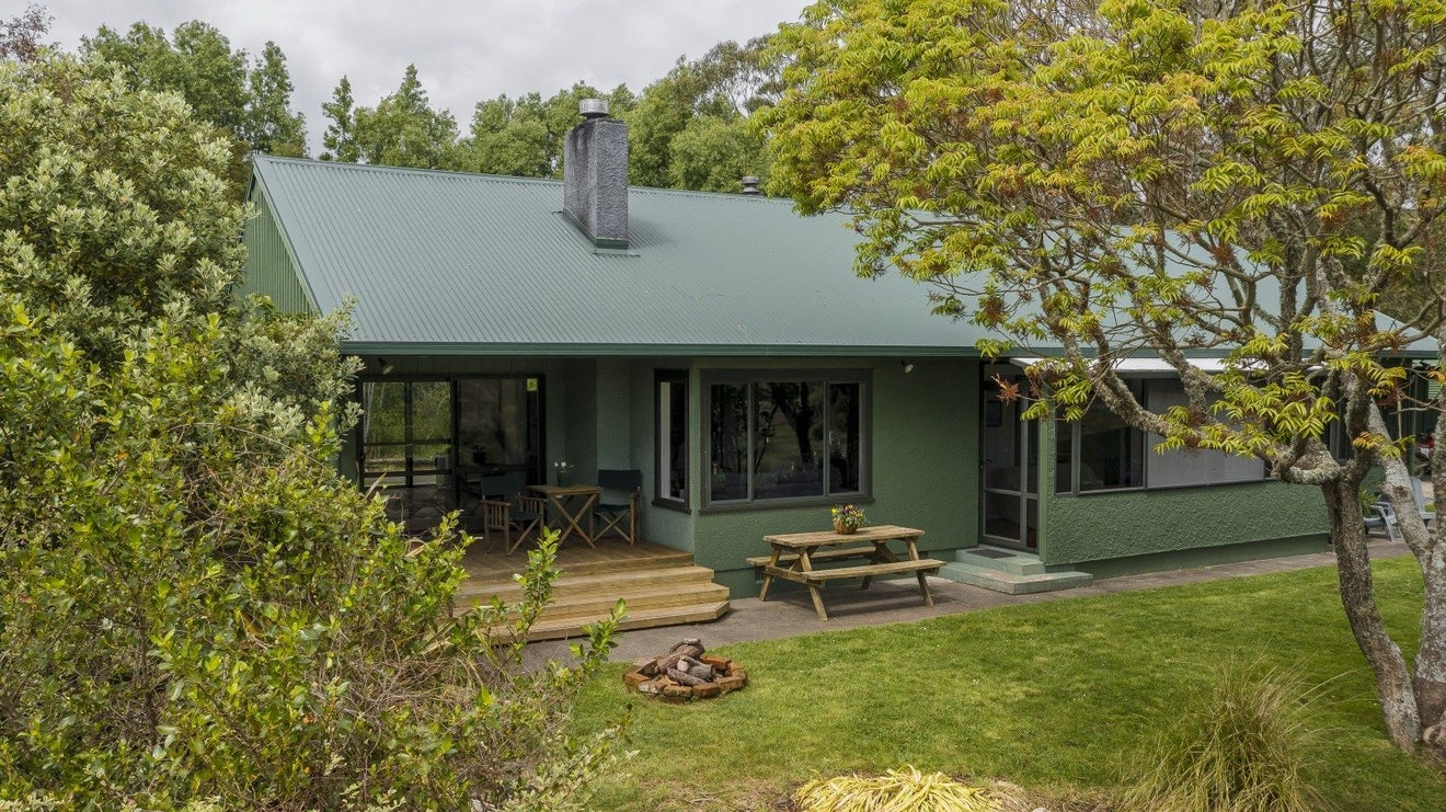 664 Kairakau Road, Havelock North - Carousel 1