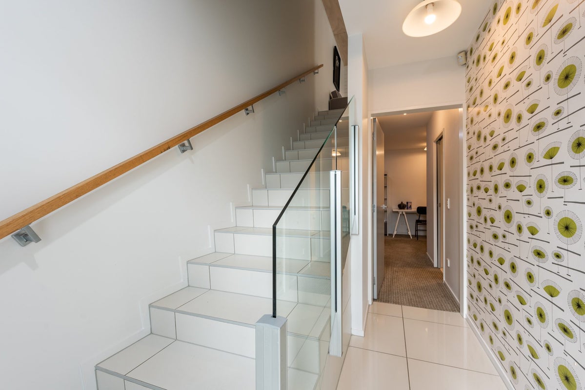 3B Anderson Terrace, Mount Cook, Wellington - Carousel 2