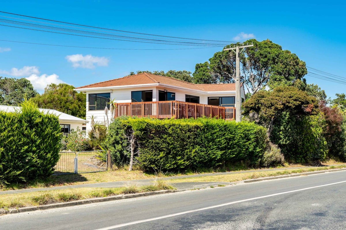 2 Robert Street, Mangawhai Heads, Mangawhai - Carousel 2