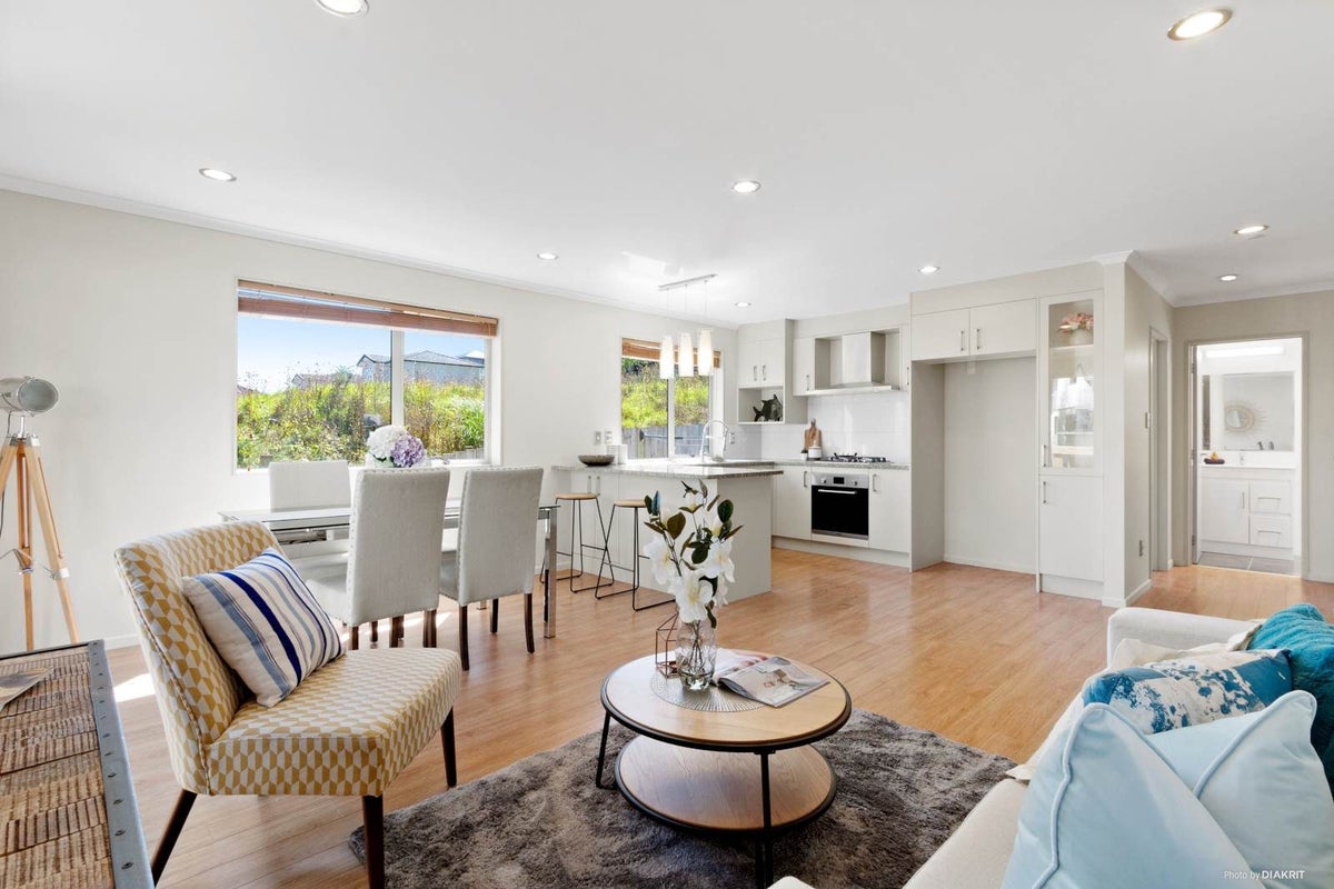 40 Arrowsmith Drive, Flat Bush, Auckland - Carousel 2