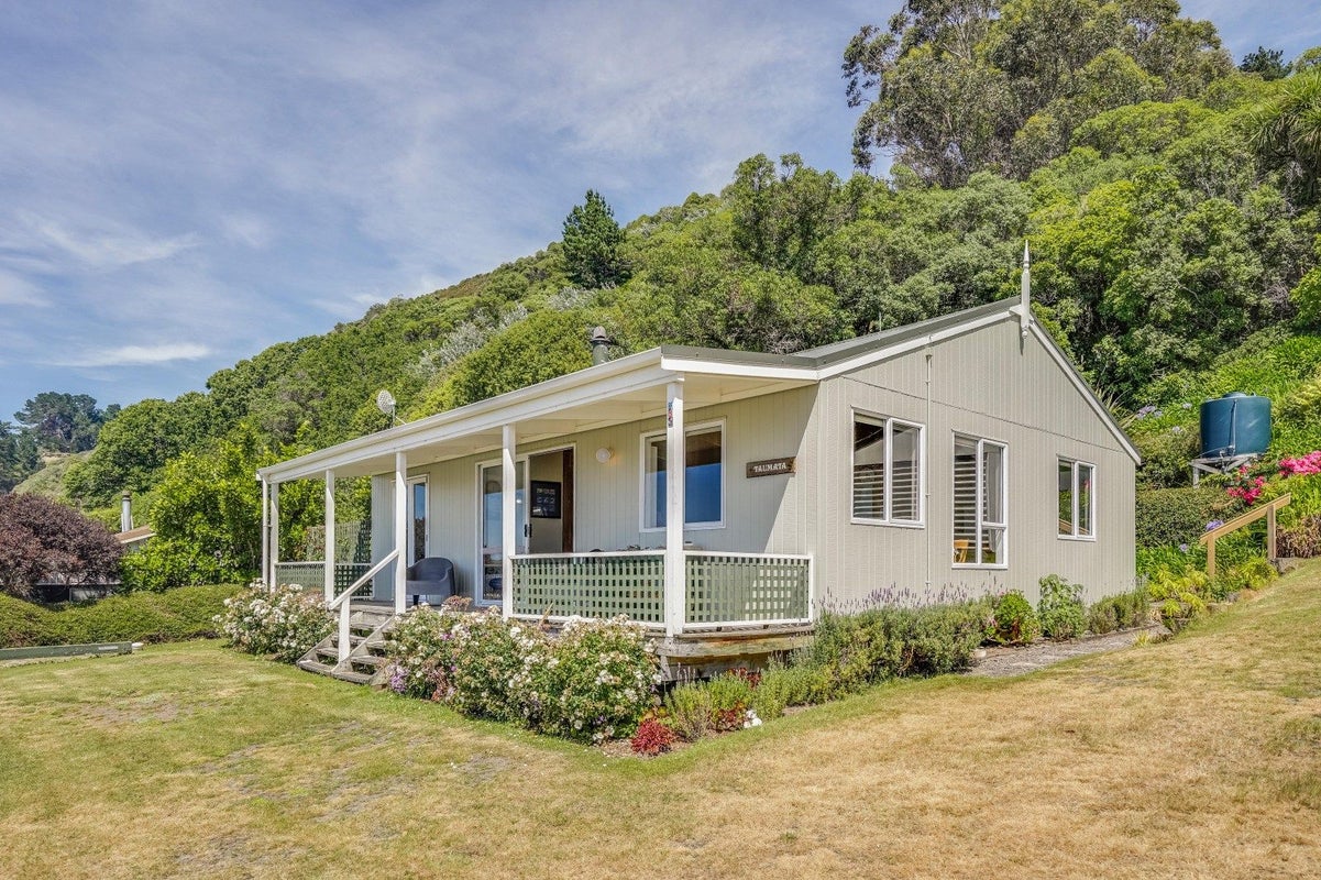 3 Tainui Rise, Gore Bay, Cheviot - Carousel 1
