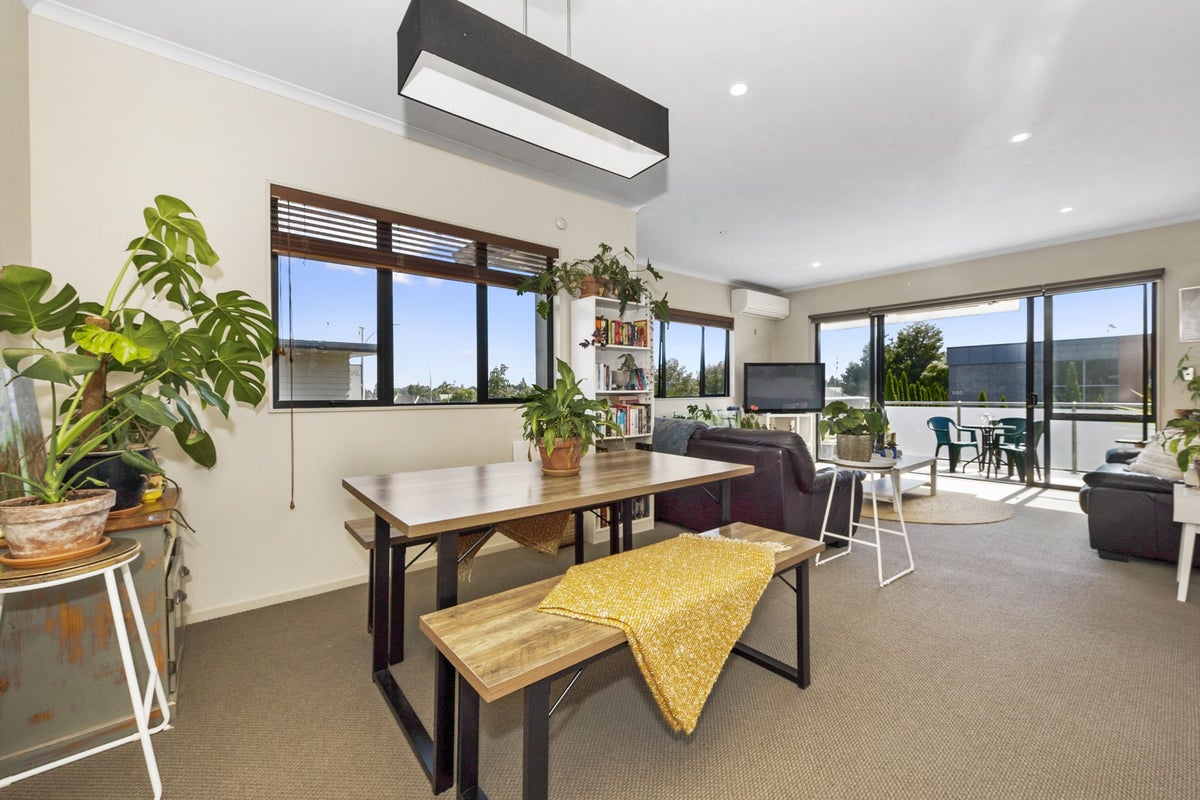 1153A Victoria Street, Whitiora, Hamilton - Carousel 1
