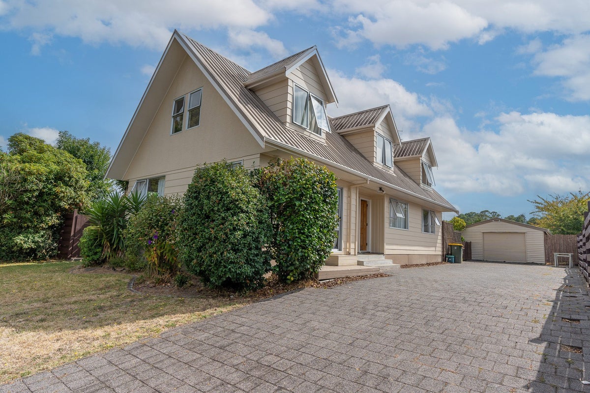31 Splitt Avenue, Glenview, Hamilton - Carousel 1
