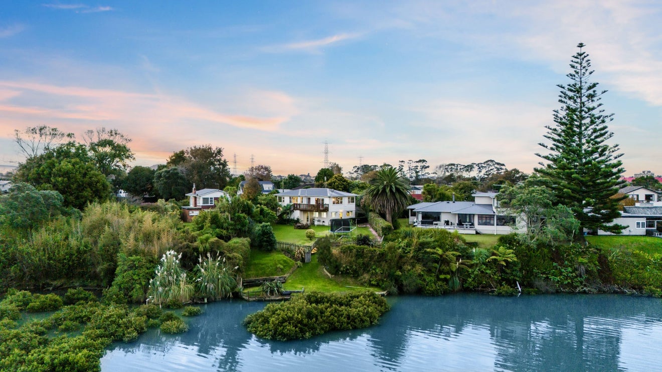 60 Aurea Avenue, Pakuranga, Auckland - Carousel 2