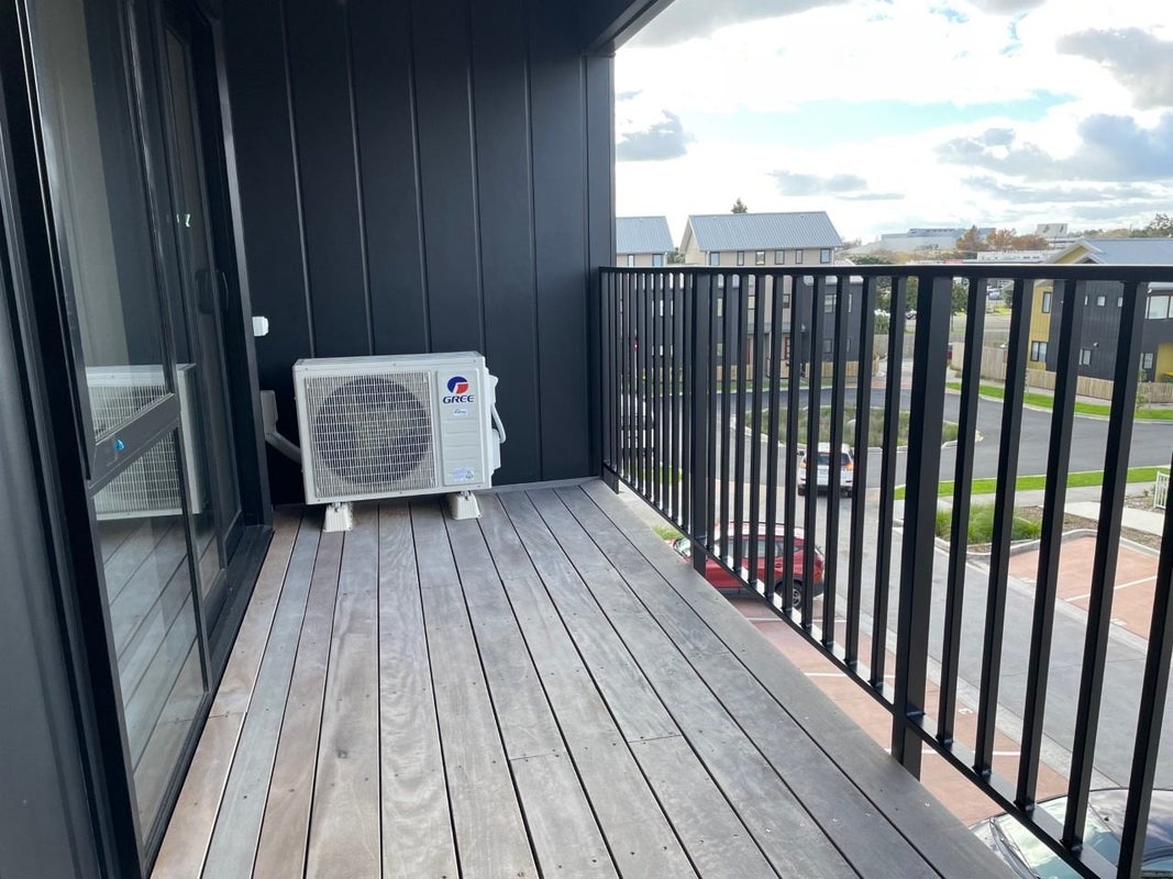 203/28C Eileen Newey Place, Henderson, Auckland - Carousel 10