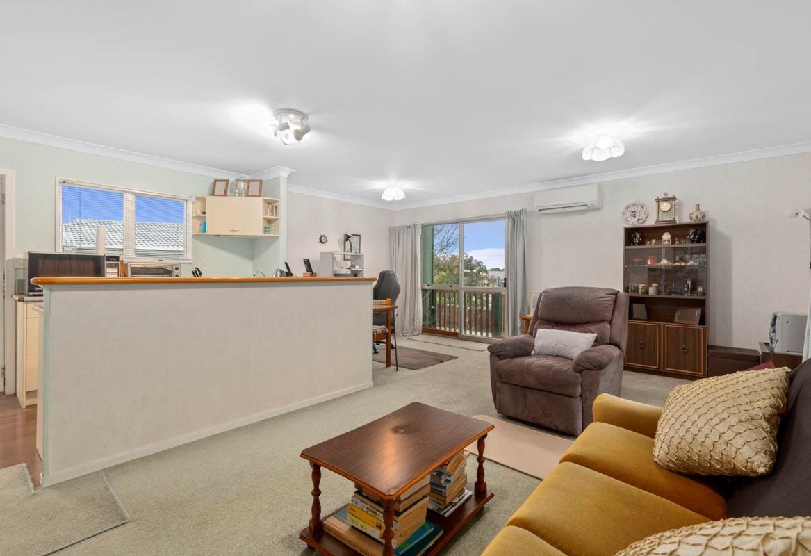 22 Burundi Avenue, Clendon Park, Auckland - Carousel 2